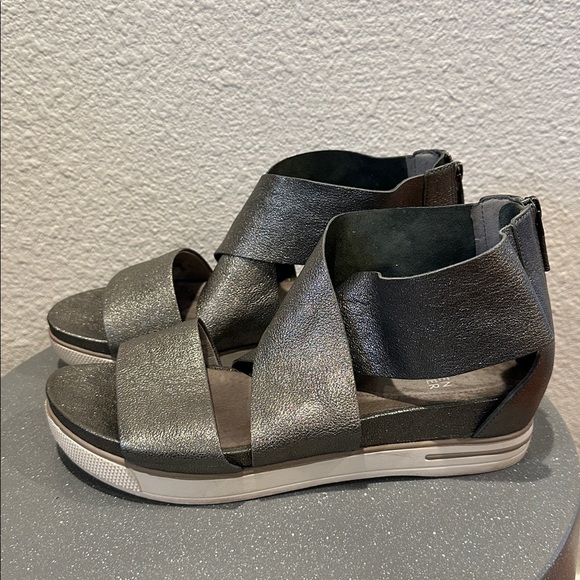 Eileen Fisher - Metallic Strappy Sandals - Picture 4 of 6